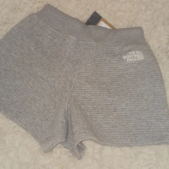 Shorts - Picture 5 of 9